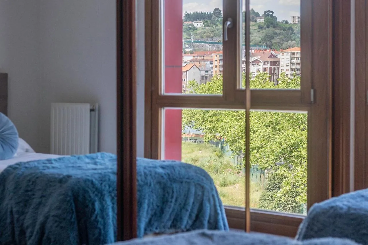Confort Junto A La Ria De Barakaldo Apartment